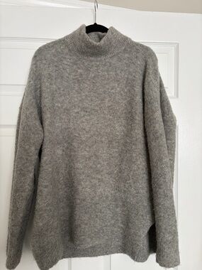Abercrombie & Fitch Heather Gray Wool Sweater